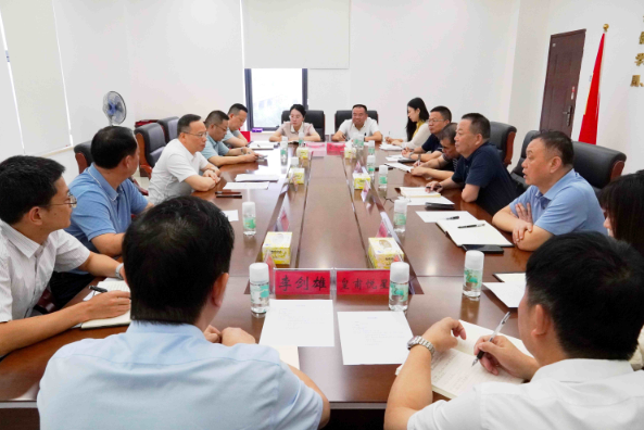 谈文胜会见省地质院全国、省直“两优一先”表彰对象及记大功奖励获得者